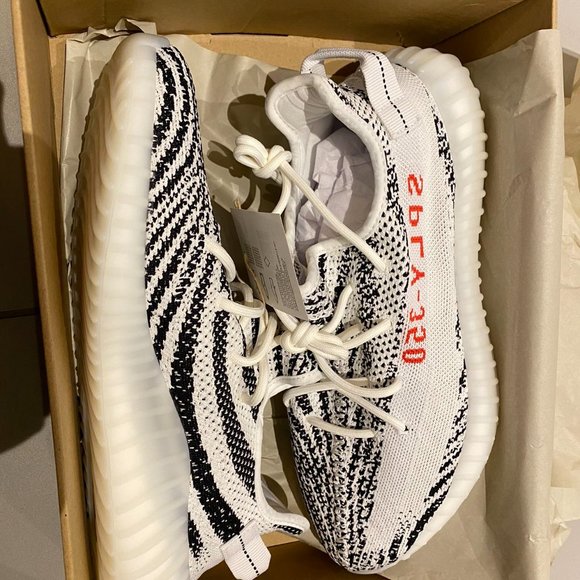 Adidas Yeezy Boost 350 V2 in Zebra, brand New, size 11 - Picture 2 of 2